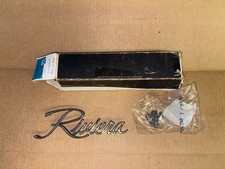 1971 - 1974 Nos Buick Riviera Front Fender Emblem Gm 1394843 Wbox 1235608 Oem 1971 - 1974 Nos Buick Riviera Front Fender Emblem Gm 1394843 Wbox 1235608 Oem