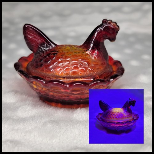 Vintage Boyd Red Amberina Mini Hen On Nest Salt Cellar UV Reactive