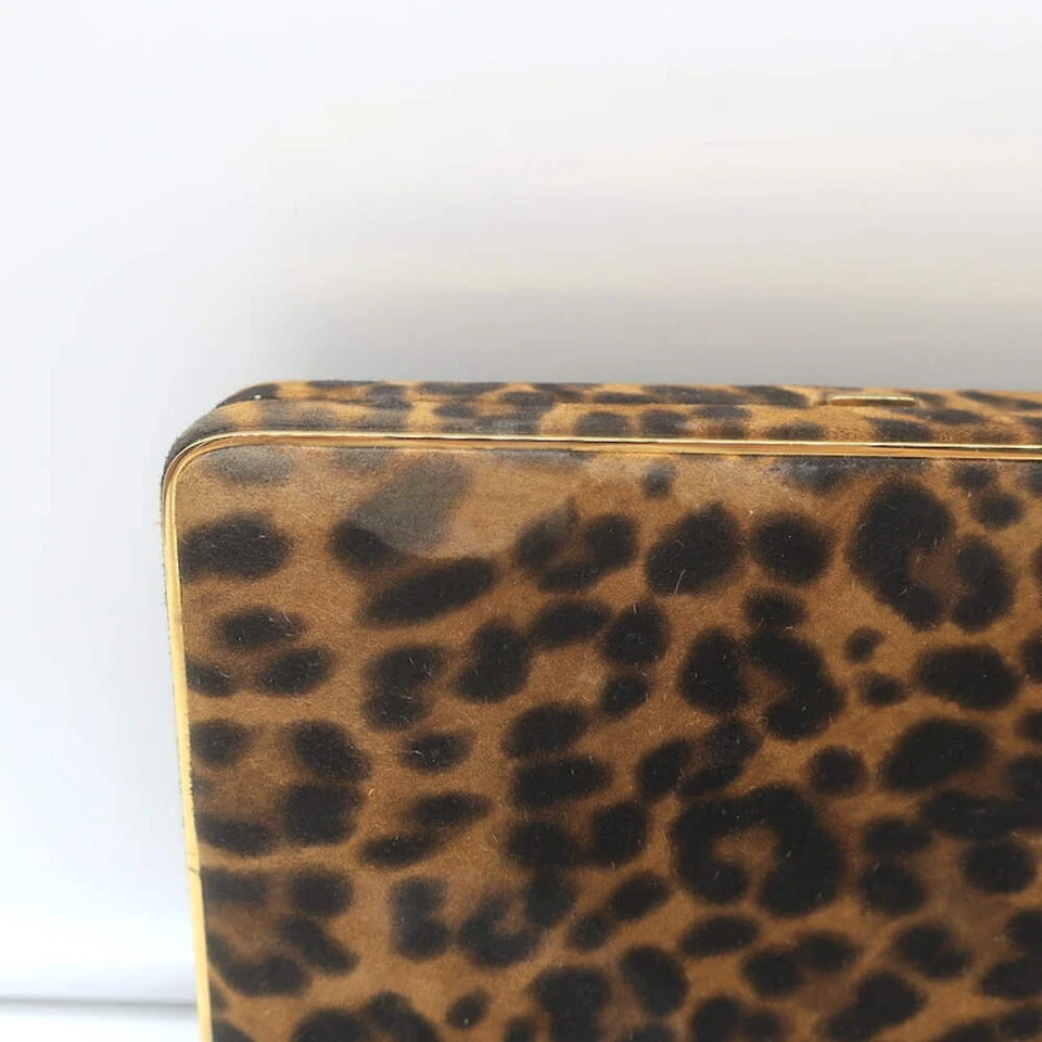 Bolso sin asas compacto de gamuza con estampado de leopardo Hunting Season The Square Foto 3 de 4