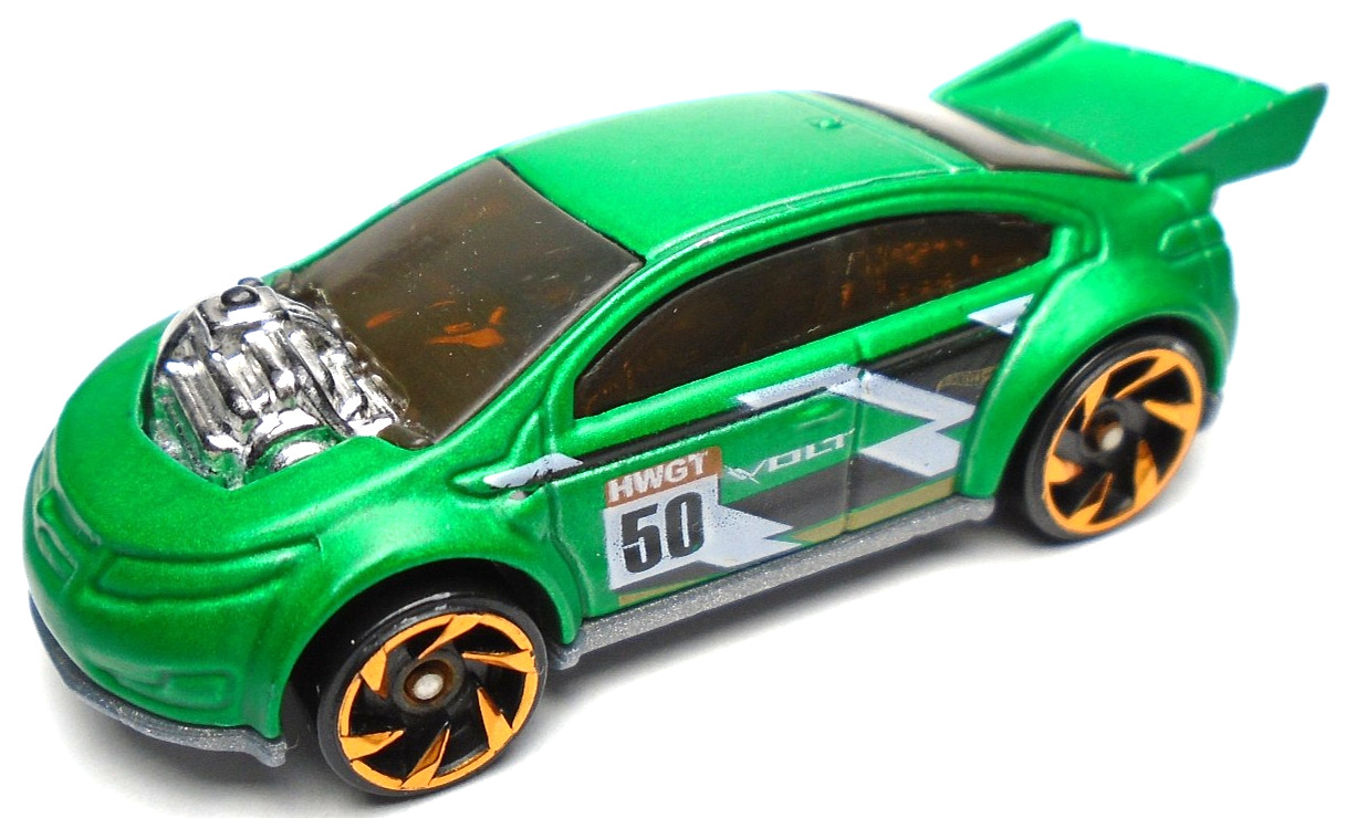2018 HOT WHEELS SUPER VOLT #50 GREEN 1:64 DIECAST 2 7/8" RACE CAR BLACK & WHITE