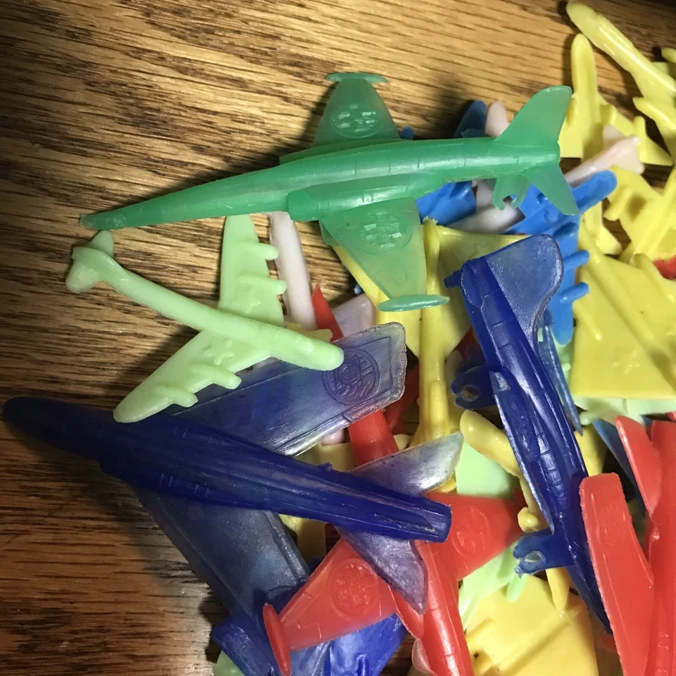 Пластиковые накладки на торт без шасси 1950-е лот товаров для вечеринок самолетов - Изображение 2 из 4