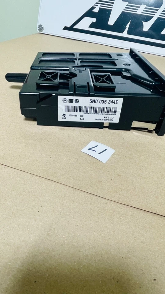 Módulo de entrada de medios Volkswagen GTI 2010-2014 enchufe multimedia OEM L1 Foto 2 de 3
