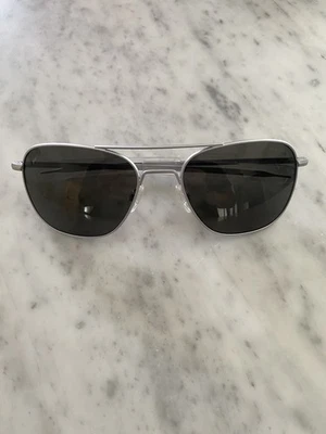 Neue Randolph Engineering Pilotenbrille, 58 mm, mattes Chrom, grau polarisiert - Bild 1 von 4