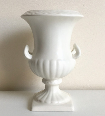 Vintage Shorter & Son weiße Keramik Urnenvase 2 Griffe Sockel Design 18,5 cm