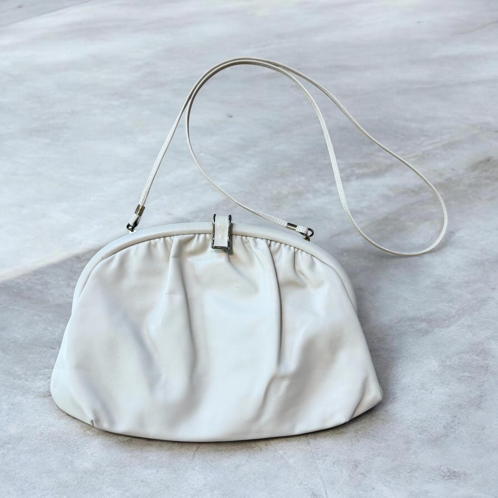Vintage 1960s Cream Leather Pleated Frame Bag | Mid-Century Crossbody Pouch