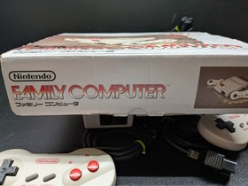 Nintendo AV FAMICOM With Box Games & 2 Controllers US Seller Tested Works Well