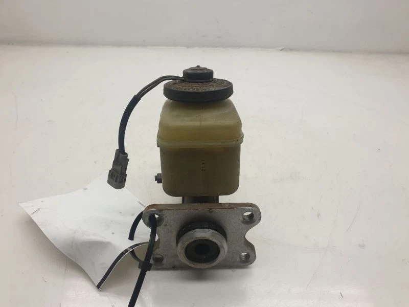 89-94 TOYOTA PICKUP 2.4L 4 CYL 4WD BRAKE MASTER CYLINDER ASSEMBLY  - Image 4 of 4