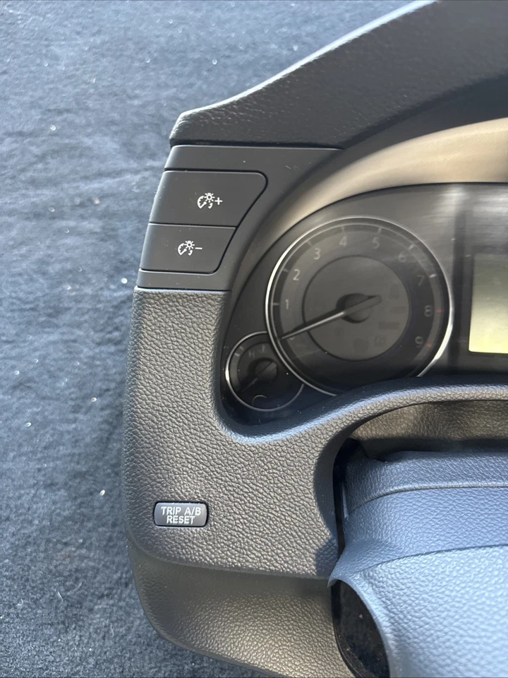 2009-2013 Infiniti G37 Speedometer Instrument Cluster Gauges & Trim Bezel 140k M - Image 2 of 4