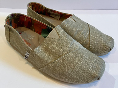 Bobs From Skechers Women's Sz 5 Plush Memories Taupe Made With Memory Foam 33644