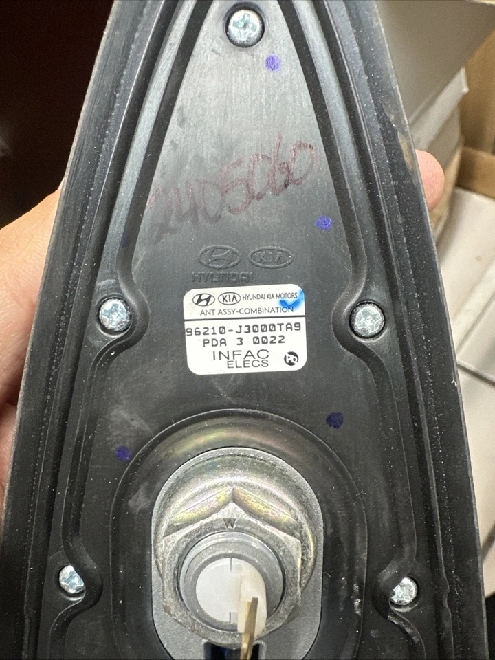 Antena de radio Hyundai Veloster fm 2019 2021 techo conjunto aleta de tiburón OEM 96210J3000 Foto 4 de 4