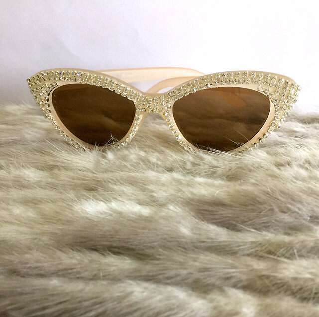 CRYSTAL SILVER RHINESTONE NEW CATEYE SUNGLASSES CLEAR MADE  display picture 1