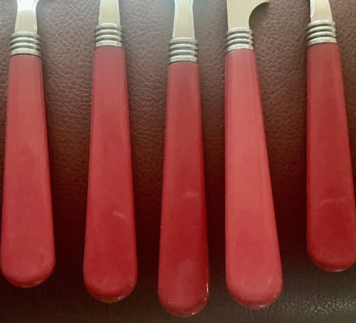 Edelstahl rot Plexiglas Griff 47 Teile Besteck leicht gebraucht - Bild 4 von 4