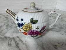 Furstenberg Mini Floral Teapot Victoria & Albert Museum 1985 Franklin Mint. #567