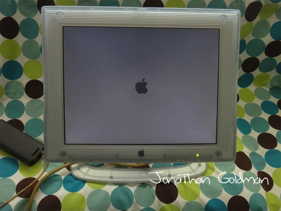 Apple Studio Display 15" M7613 Graphite Digital DVI LCD Display Monitor Vintage - Image 2 of 4