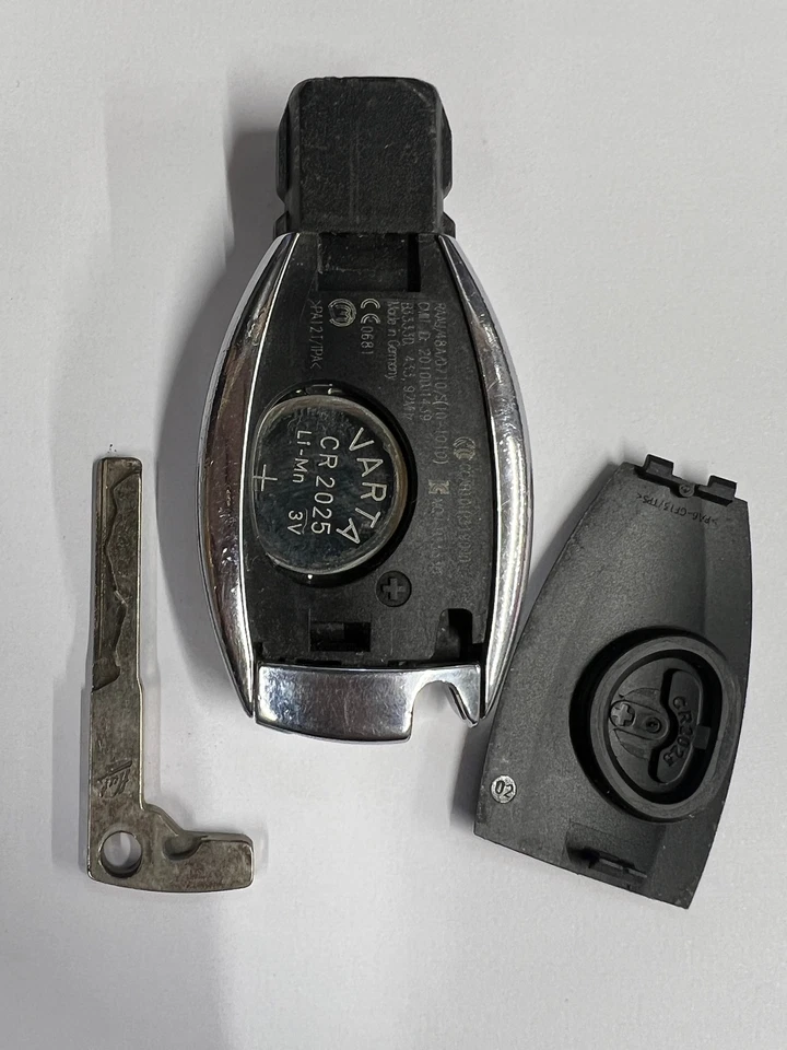 MERCEDES 2 BUTTON REMOTE SMART KEY FOB TESTED LOOK A C E CLASS, ETC CHROME - Image 4 of 4