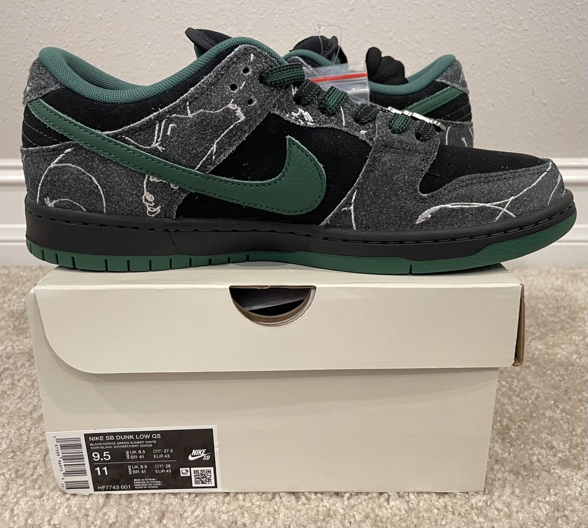 Nike Men\'s SB Dunk Low QS Skateboarding Shoes HF7743-001 Black Gorge Green Sz 8‎ Nike x There Skateboard SB Dunk Low Pro  main image 4