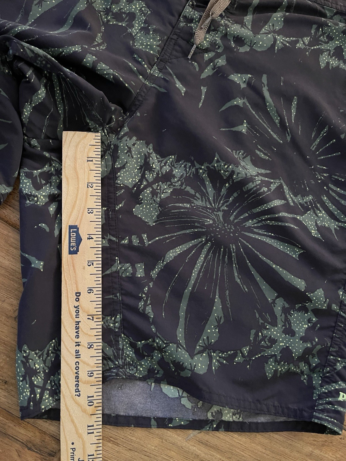 Patagonia Men's Board Shorts - Size 34 thumbnail 5