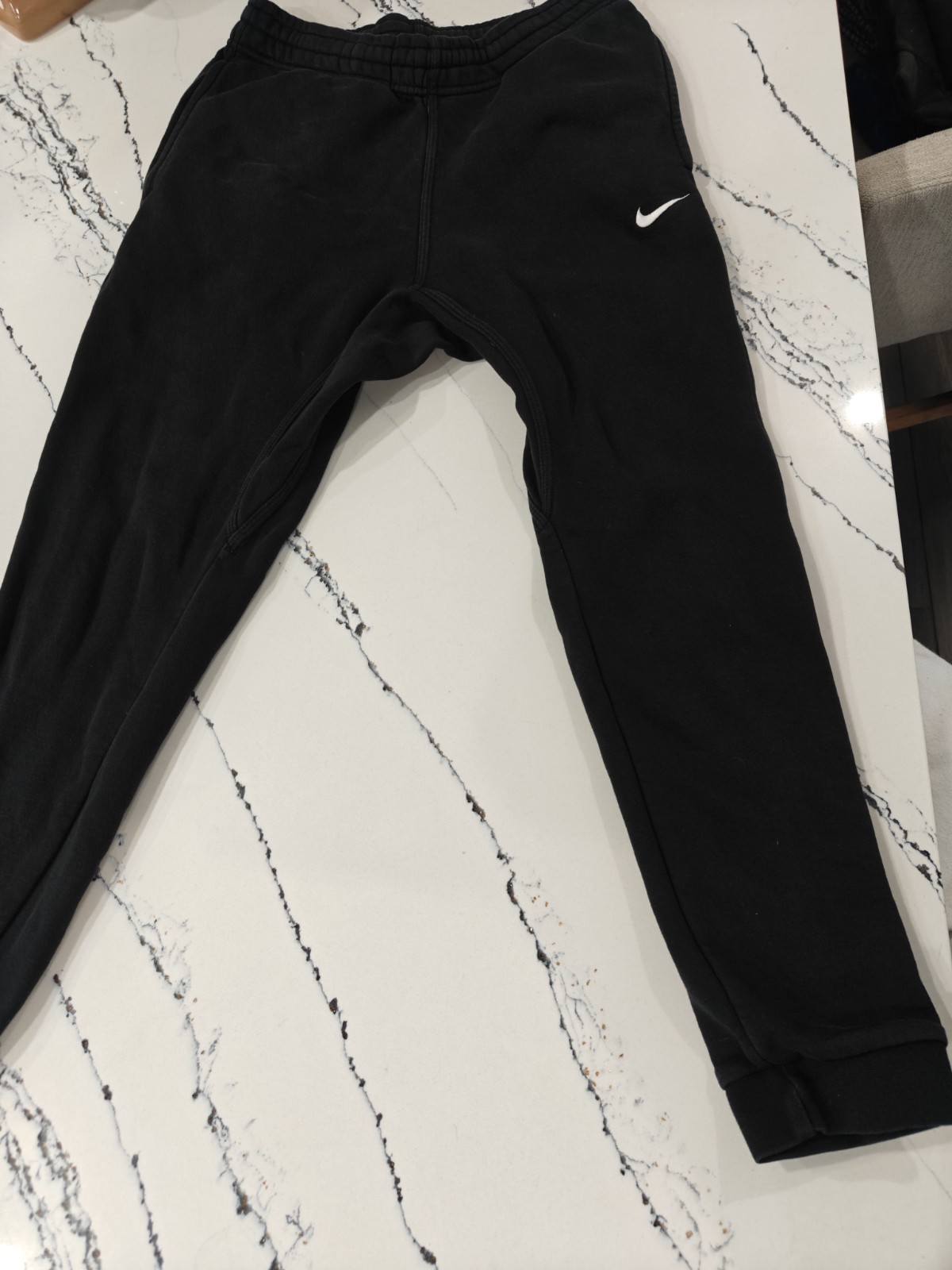 Nike Joggers Men Medium Black Club Fleece Tapered Cuffed Sweatpants 826431