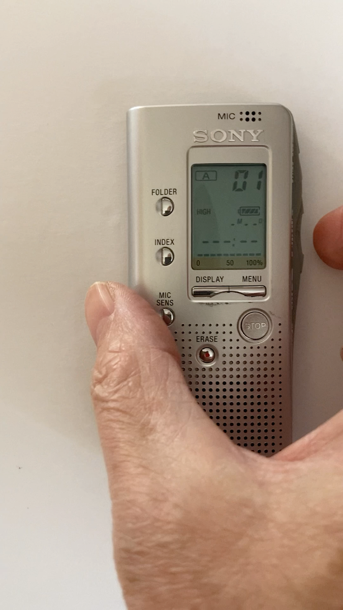 Sony ICD-B7 2.5 Hours Handheld Digital Voice IC Recorder - Tested
