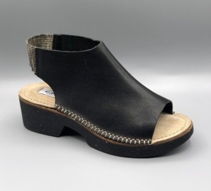 clarks open toe sandals