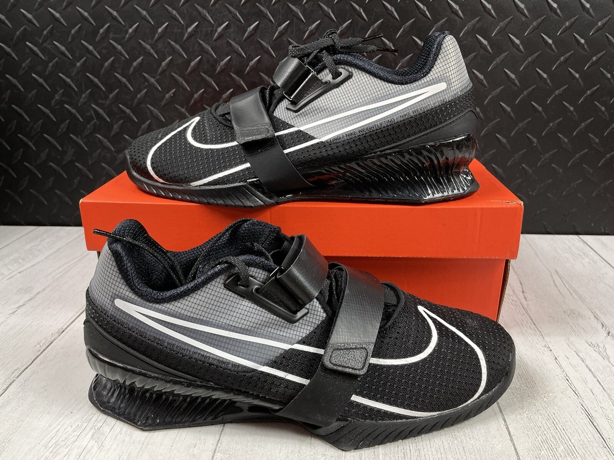 SAMPLE Size 10.5 M-Nike Romaleos 4 Black / White Weightlifting