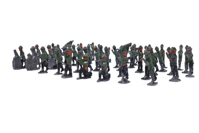 Antique World War 1 WWI Lead Infantry Action Toy Soldiers Circa