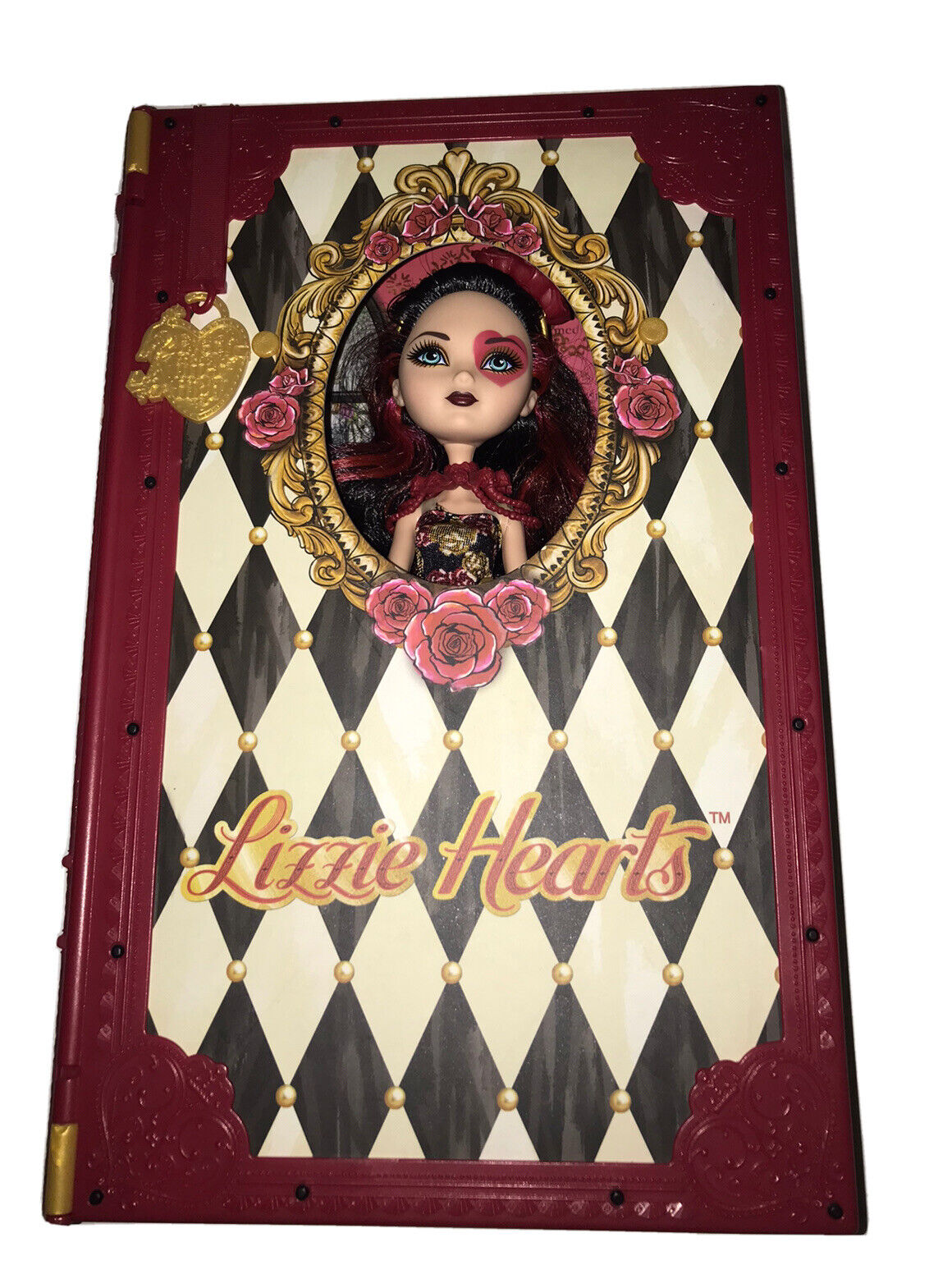 Boneca Lizzie Hearts - Ever After High