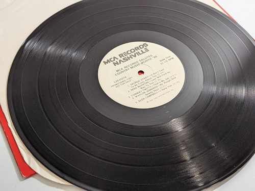 1988 MCA Nashville Records Salutes Country Music 12” LP Vinyl Record Promo Copy - Foto 4 di 7