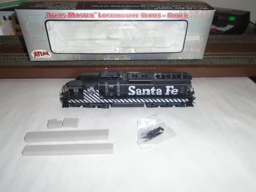 ATLAS MASTER SILVER #7520 EMD SD-24 - SANTA FE ZEBRA #927 (DCC READY) HO | Condition: Used