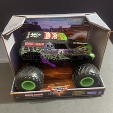 NEW 2025 MONSTER JAM SERIES OVERSIZED GRAVE DIGGER 1:24 MONSTER TRUCK -