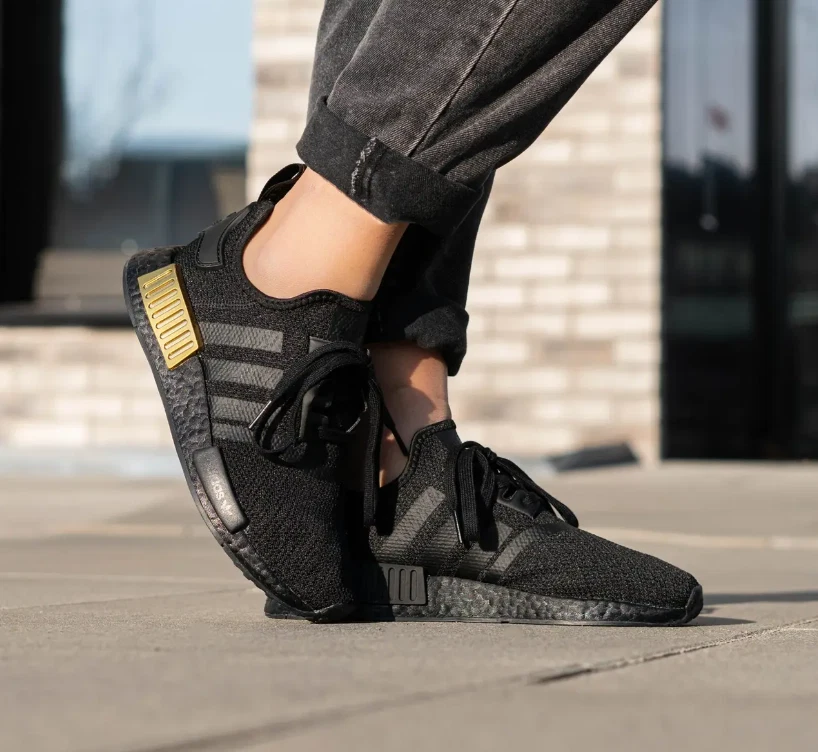 Tnis Adidas Nmd R1 Preto Adidas Originals NMD R1 Black Gold Metallic  Women's Athletic Shoes