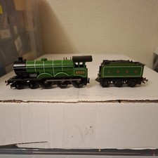 Tri-ang  R8665 B12 Class Locomotive And Tender  8509 LNER green. (11)