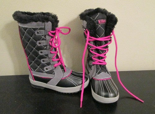 black boots with pink laces