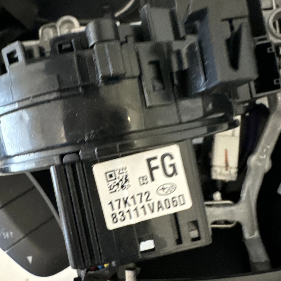 Subaru WRX 2019 volante cuero negro cambio de paleta punto rojo plano OEM Foto 3 de 4