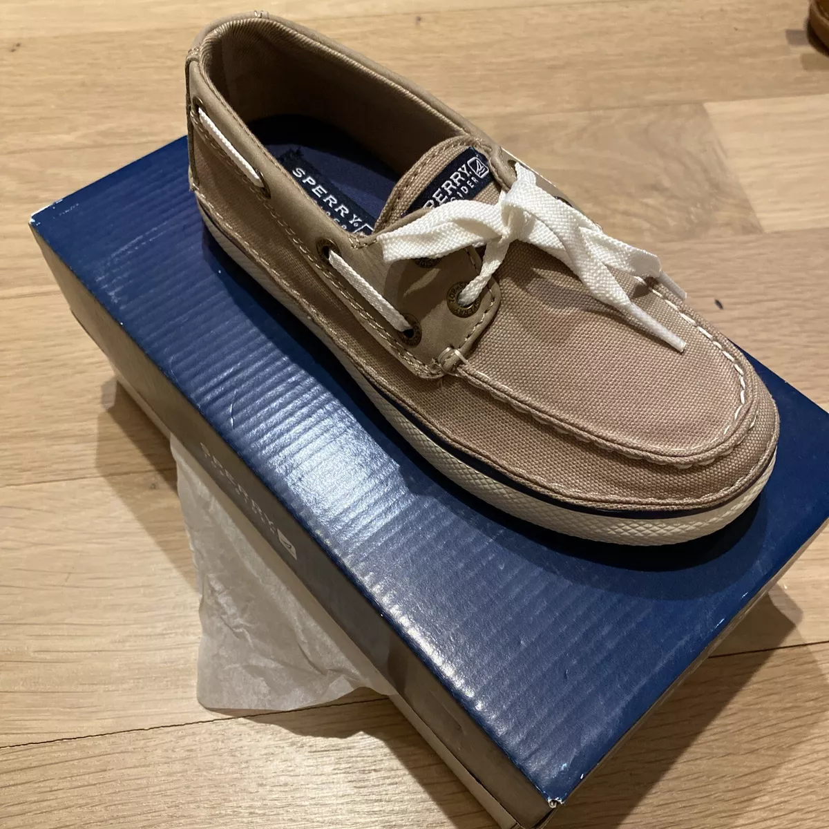 Khakis and boat shoes 2025