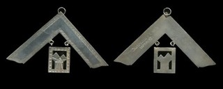 MACONNIQUE . EQUERRE EN ARGENT . CAMPANILLE LODGE N°: 5507 . 1962 1963 .