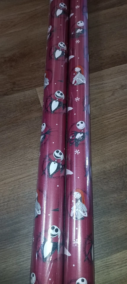 2 rollos de papel de envolver regalo Pesadilla antes de Navidad rojo negro 50 pies cuadrados Foto 2 de 3
