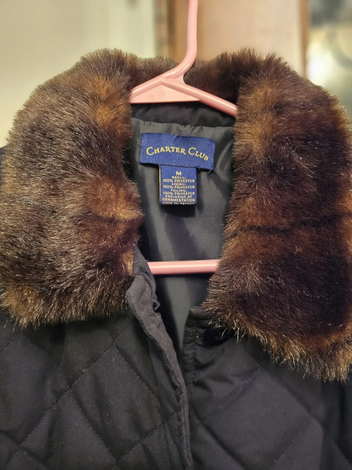 Charter Club Ladies Black Quilted Coat w/ Fur Collar. Sz Med - Image 3 of 4