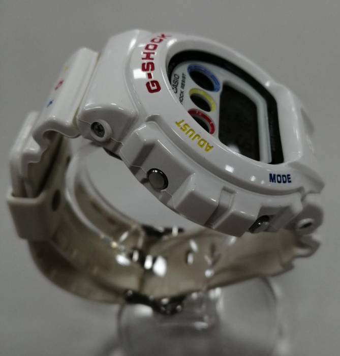 CASIO G-SHOCK DW-6900MT-7 BE@RBRICK White Digital Watch