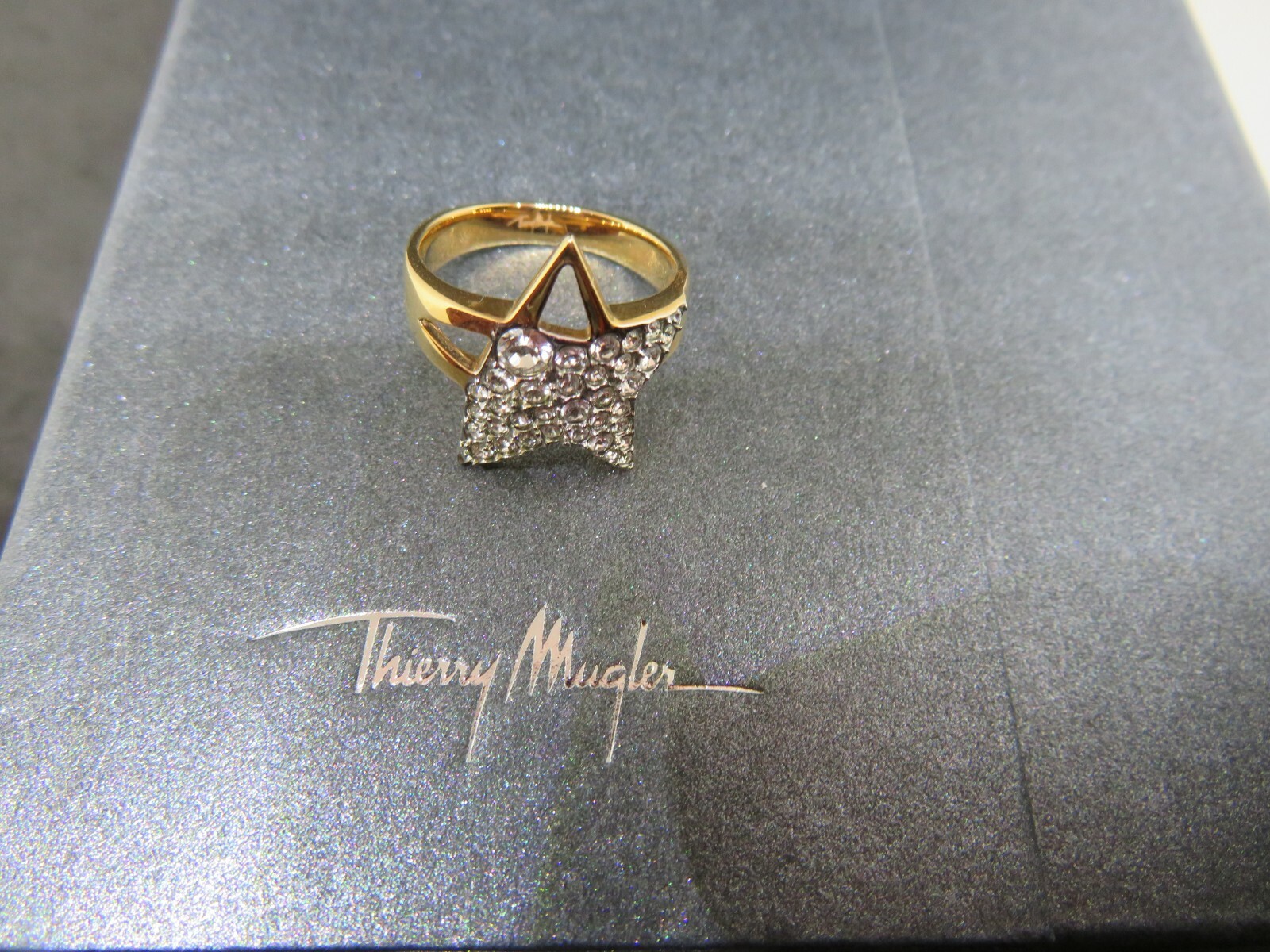 Bague Thierry Mugler plaquée or rose, l'excellence du zirconium de luxe taille 54