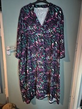 Box2 Size 26 / 28 Plus Size Purple Floral Knee Length Dress (325/155/v)