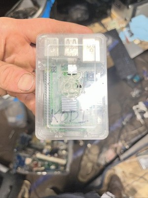 Raspberry Pi 3 Model B Quad Core 1.2ghz 64bit CPU 1gb RAM WiFi & Bluetooth 4.1