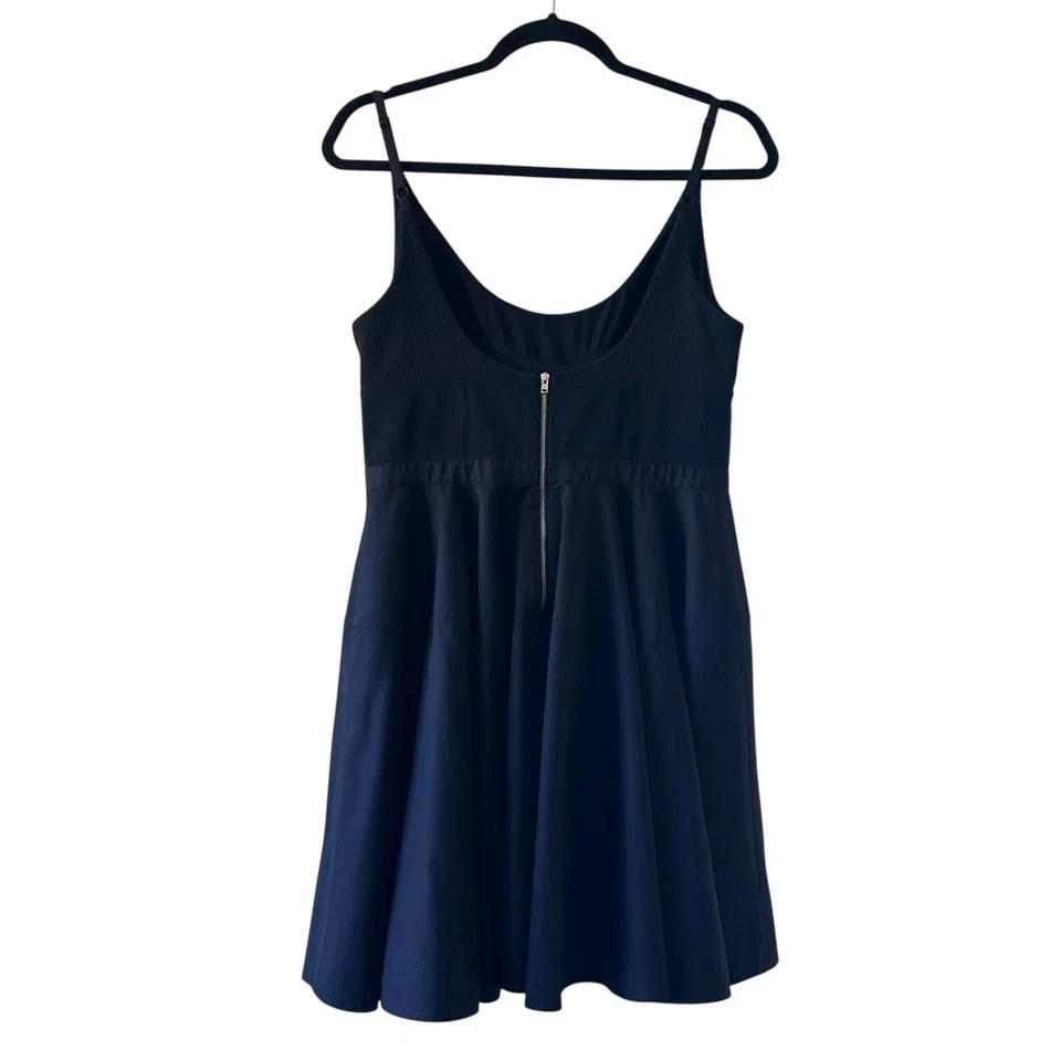 Vestido preto Alexander Wang fit flare sem mangas tamanho 10 - Imagem 2 de 4