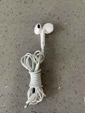 Apple EarPods Lightning Connector In Ear Canal A1748 MWTY3AM/A - Original