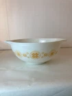 Vintage Pryex 443 2 1/2 QT bowl with handles