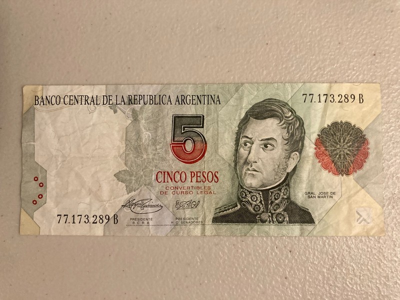 ARGENTINA 5 Pesos circulated banknote- cinco pesos - 77.173.289B Covertibles