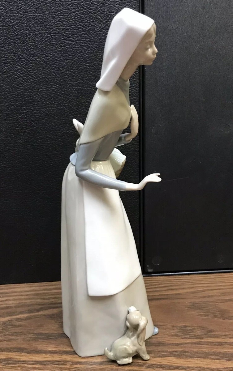 LLADRO リヤドロ 6918 「甘い香り」 antique ceramic リヤドロ 甘い香り 6918 | ブランド洋食器専門店ル・ノーブル