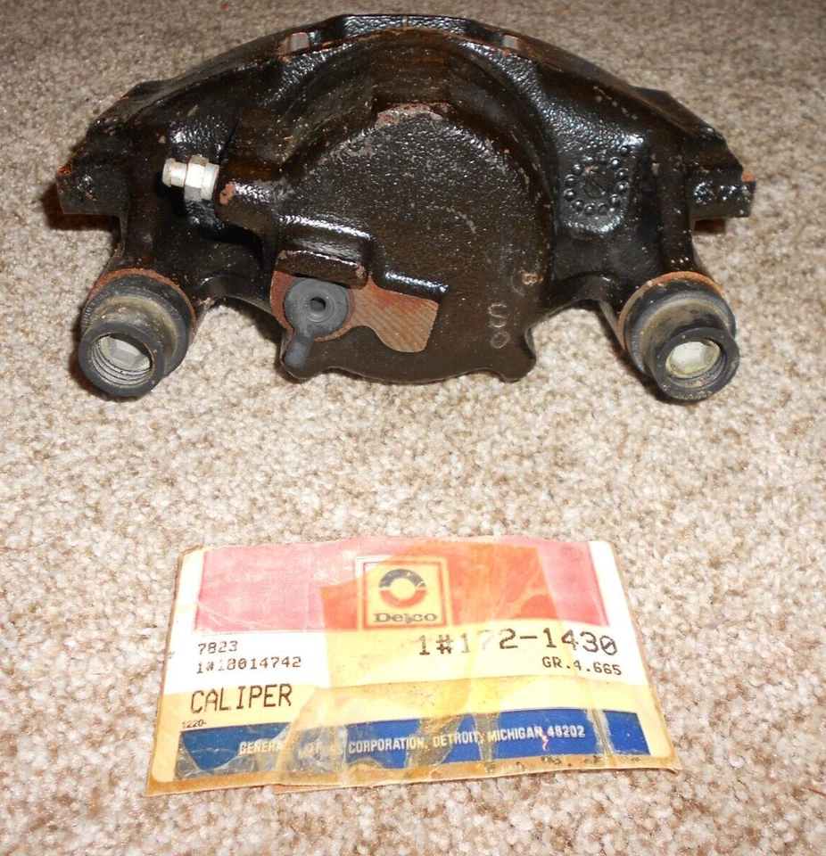 Novo NOS GM 1985-95 Chevy C/K Truck R/S pinça de freio dianteiro fabricante de equipamento original # 18014742 OE - Imagem 2 de 3