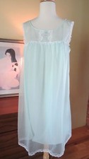 Vtg Vanity Fair 50's Babydoll Light Green Nylon  Lace 2 layer. Beautiful 8