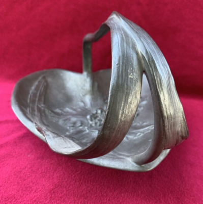 Art Nouveau Kayserzinn 4287 Pewter Footed Heart Shaped Basket 1890